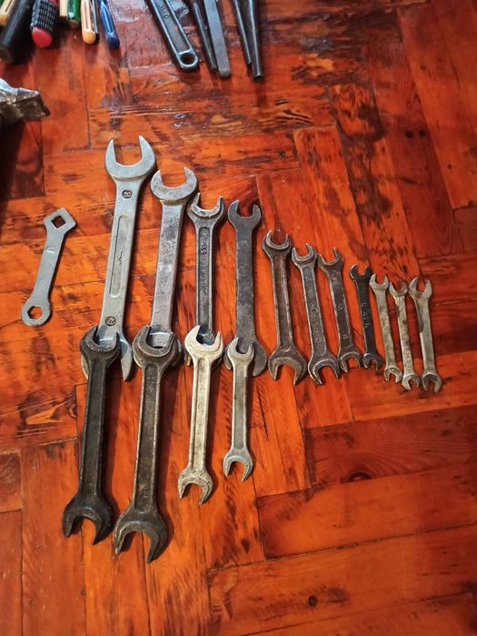 Інструменти слюсарні