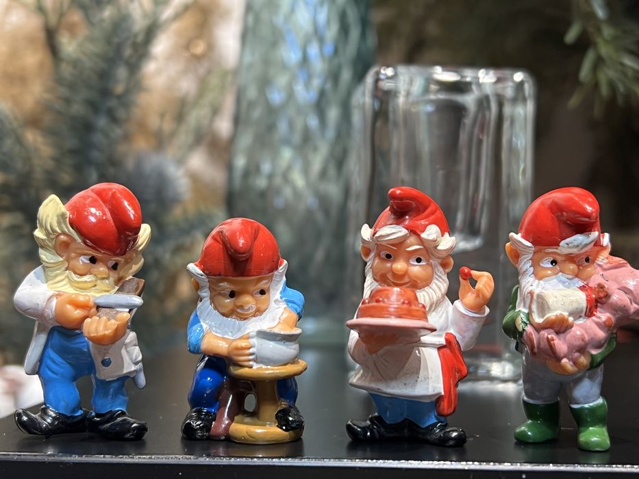 Гномы мастера киндер