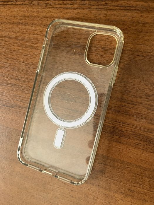 Чехол на iPhone 11