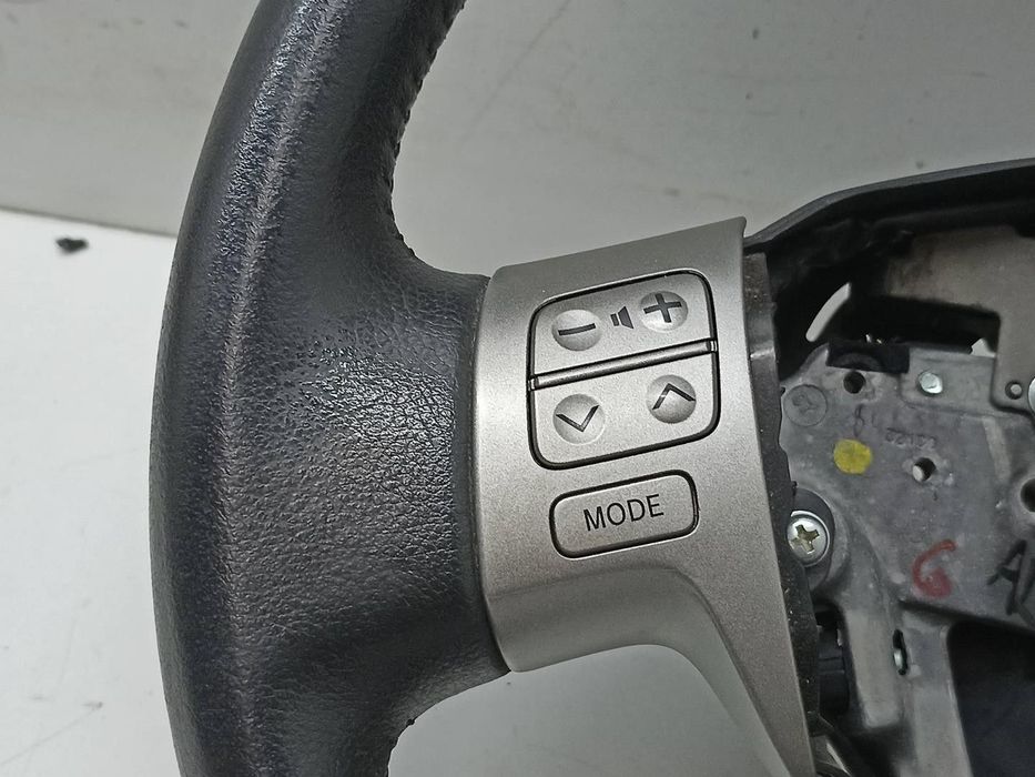 VOLANTE TOYOTA AURIS 2008