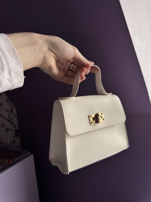 Маленька сумка Білого кольору