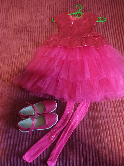 Яскраві рожеві святкові туфельки для Красуні р.33(21,5см)