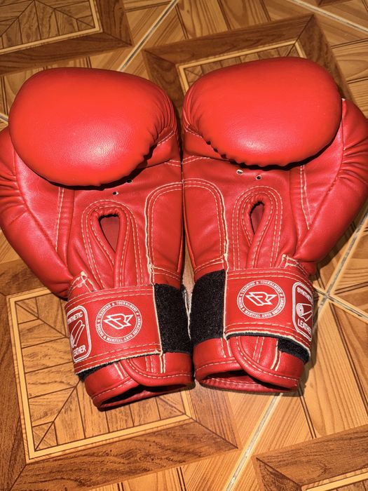 Боксерські рукавички 6 oz та 8 oz