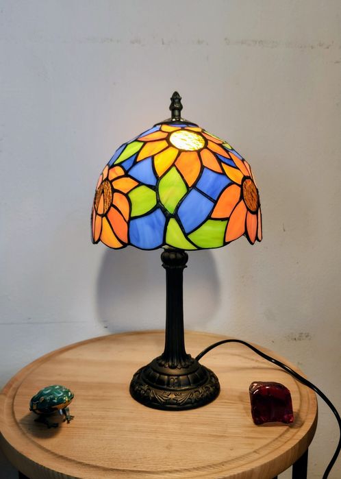Lampa witrażowa w stylu Tiffany