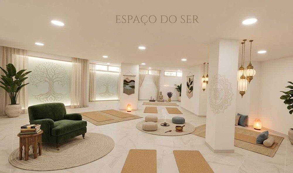 Espaço / Loja Comercial para arrendamento em Estrada da Circunvalação, Senhora da Hora - Matosinhos / Porto (Monte dos Burgos)
