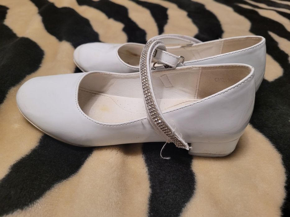 Alba komunijna dla dziewczyny Ok 140-145 cm+ buty + kurteczka