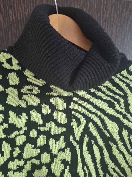 Golf  damski. Zara rozmiar L. Nowy.