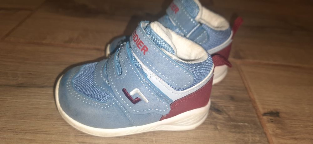 Продам хайтопи 19р