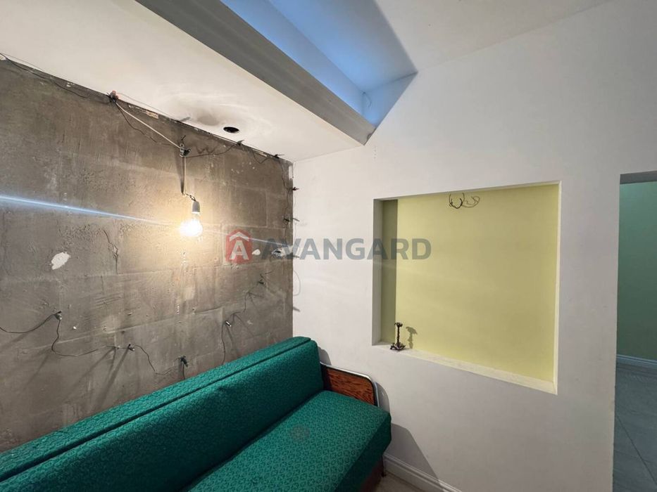 Продаж будинку в центрі під житло або комерцію