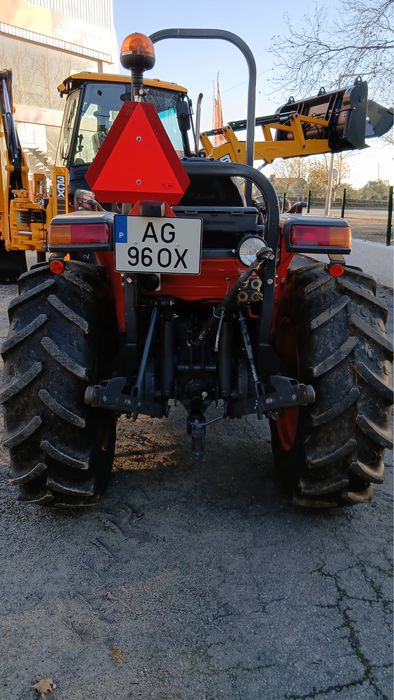 Kubota L2452 - semi novo