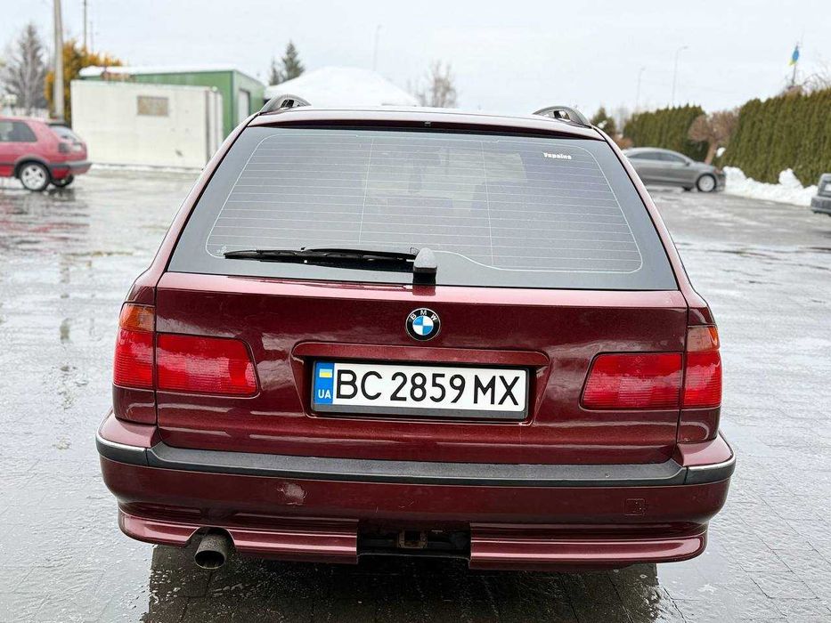 Продам BMW E39 520i