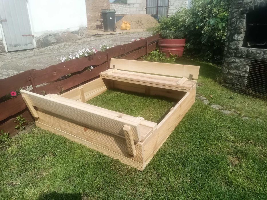 Piaskownica zamykana 120x120 solidna .