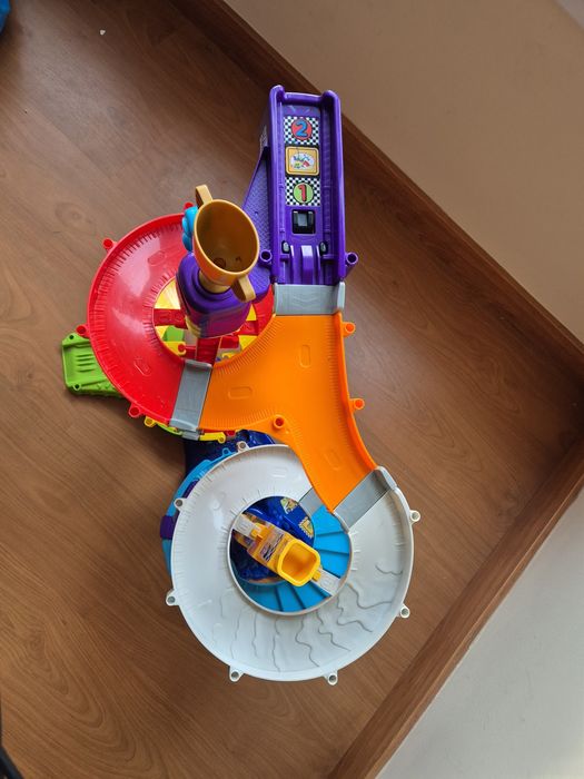 Carros .Torre VTECH  . Brinquedo crianças