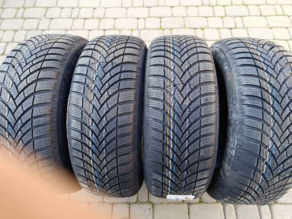 215 60 R16 Semperit