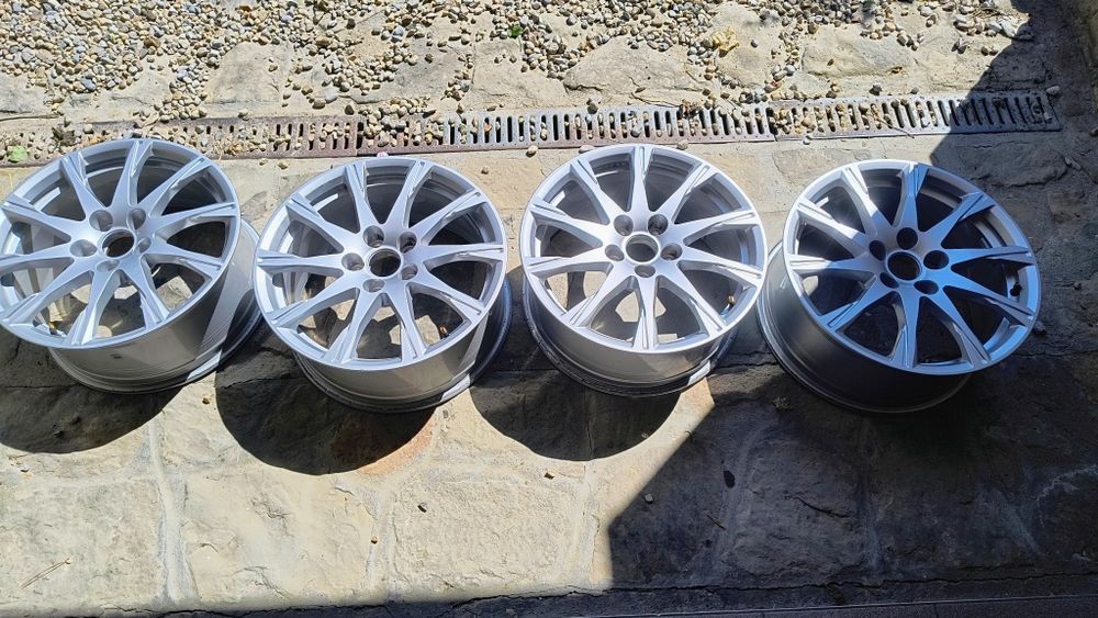 Oryginalne Felgi Audi A4 B9 17" 5x112 ET38 8W0601025C Używane OEM