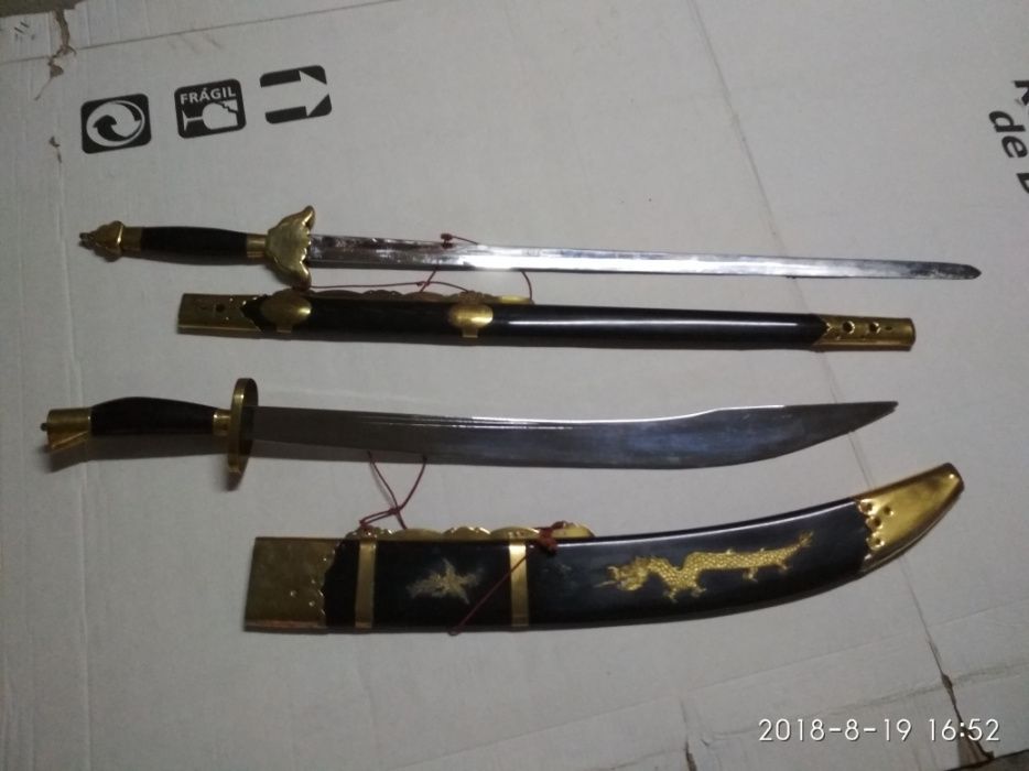Espadas de decoração