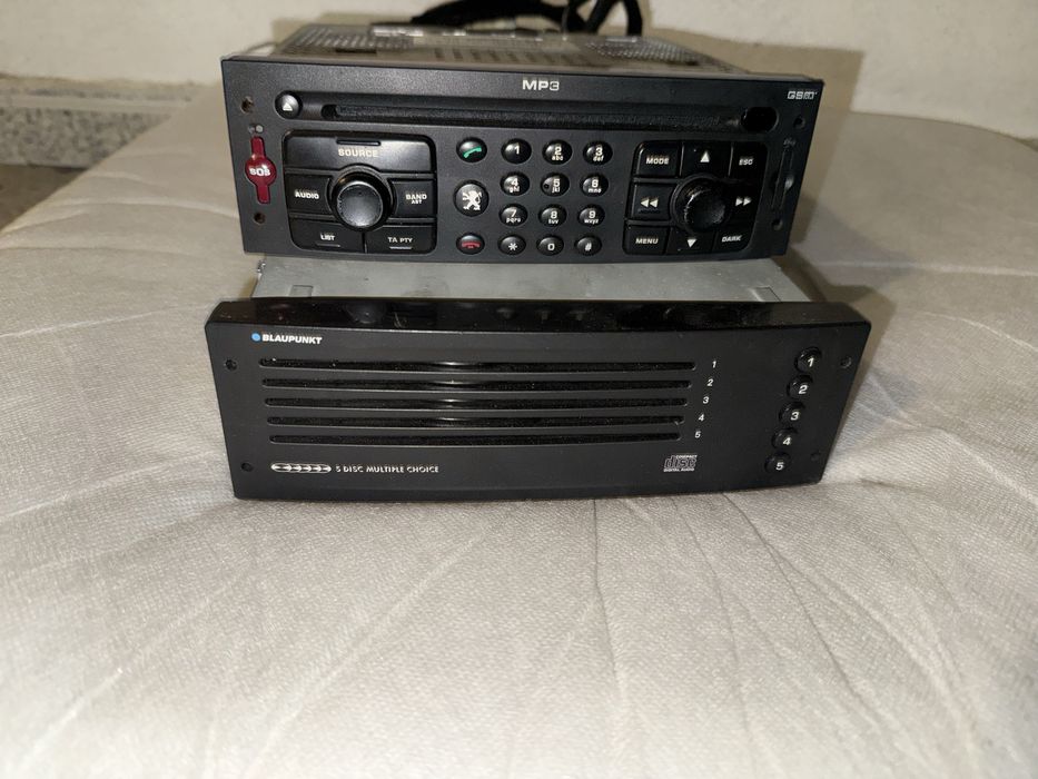 Radio RT3 caixa CD ecra