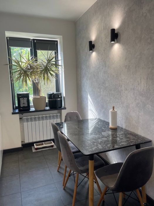 Продам 3 кімнатну квартиру Карачуни . Є- відновленя .