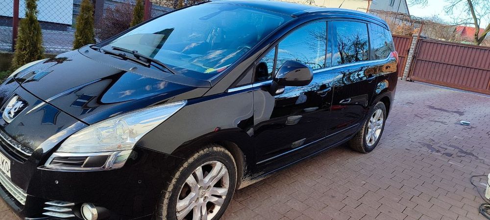 Продам Пежо 5008