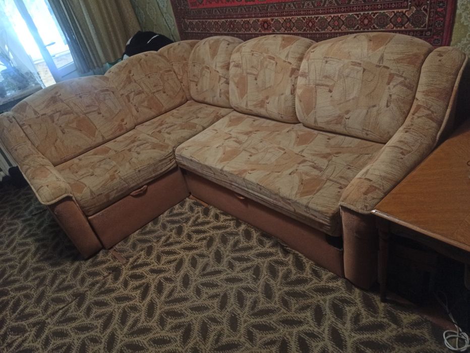 Продаєтья диван. Стан вживаний. Лише самовивіз
