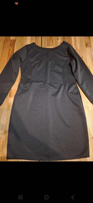 Sukienka czarna z kieszeniami