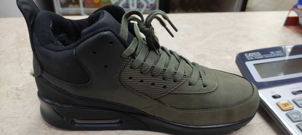 Кросівки зимові чоловічі нові