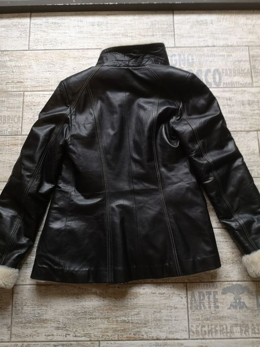 Жіноча дублянка з якісної натуральної шкіри. Розмір М. Стан ідеал.