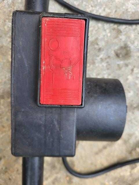 Używany wyłącznik KOSIARKI elektrycznej wraz z uchwytem - kompletny