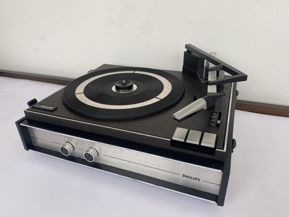 Gira Discos Philips GF248