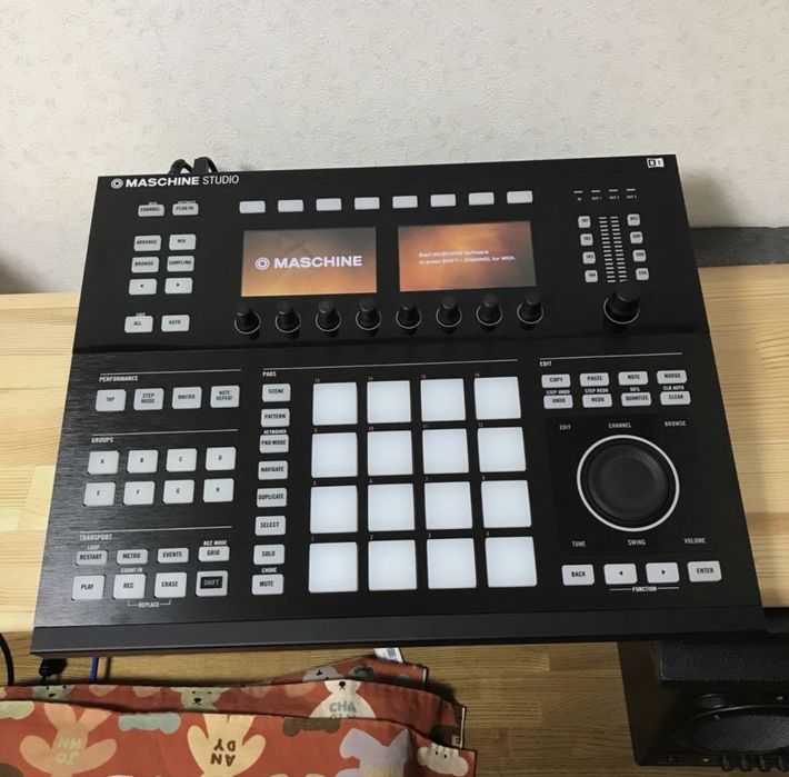 Maschine Studio (Native Instruments)