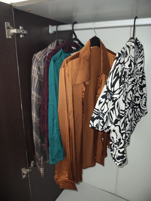 Camisas tamanho S, cores variadas