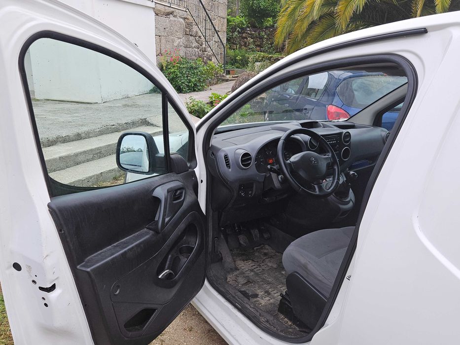 Vendo carrinha pegueot 2015