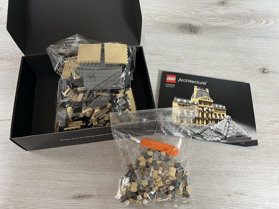 LEGO Architecture 21024 Louvre