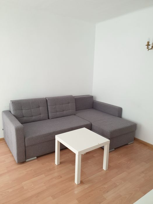 Rezerwacja Duza kawalerka przy uczelni na semestr lub dluzej