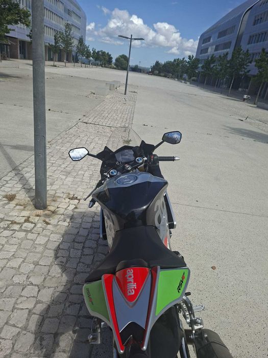 Aprilia RSV4 RF 2017