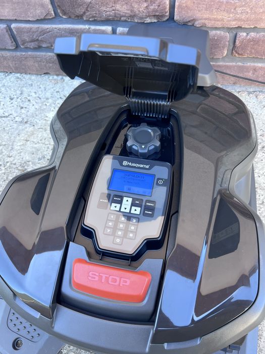Робот-косарка Husqvarna 305 / 310 MKII / automower