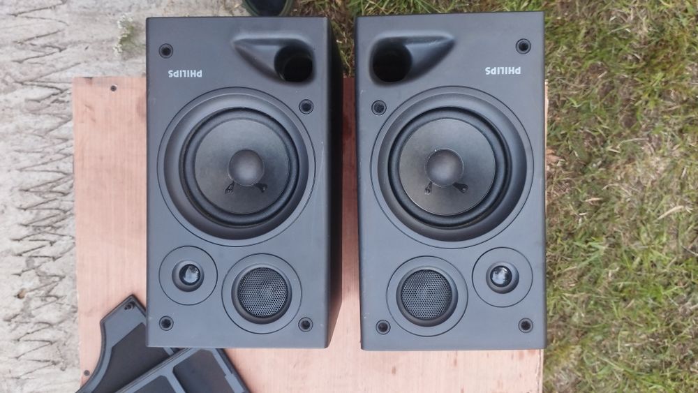 Drewniane kolumny Philips 25W