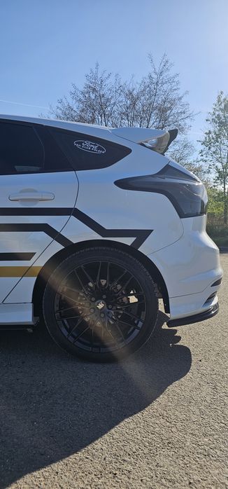 Ford Focus St 2013 photo 2