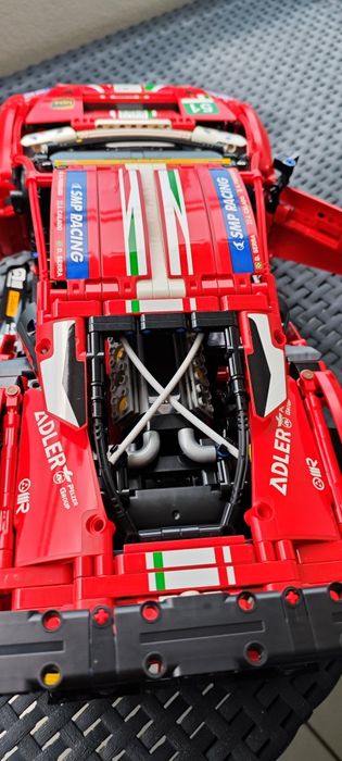 Ferrari 488 GTE technic 42125