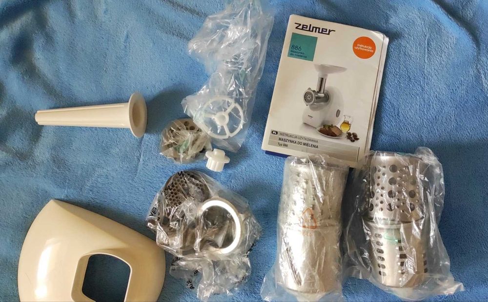 М'ясорубка з терками ZELMER ZMM 4050B