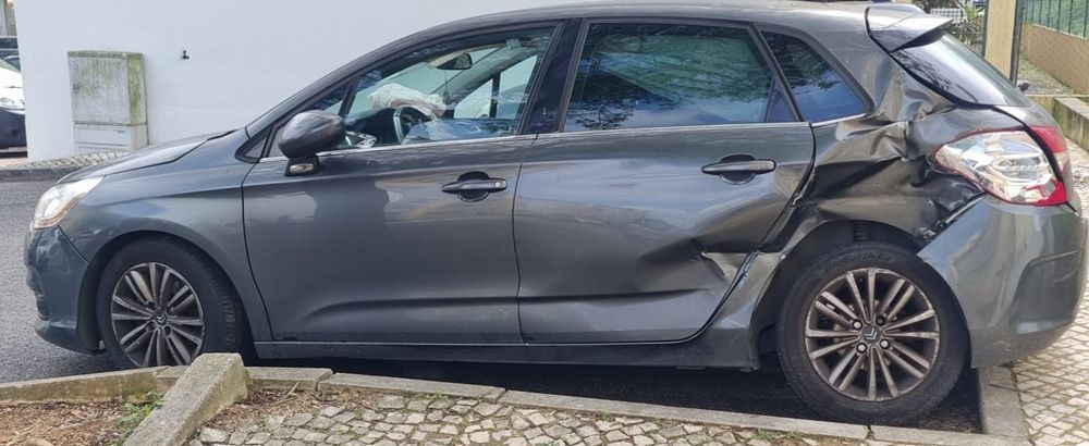 Citroën C4 Anos 2010/2011/2012/2013/14/15 todas as peças desta viatura