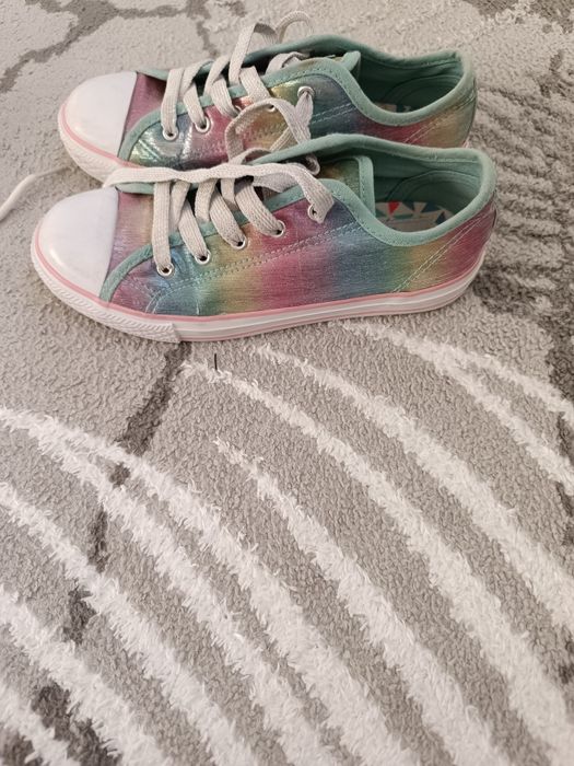 Trampki błyszczące dla dziewczynki rozmiar 34