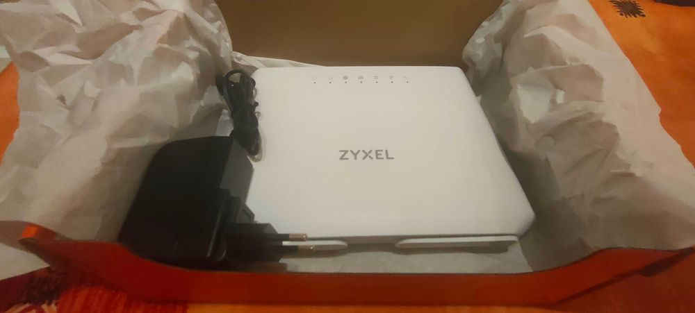 Router Zyxel EX3301-T0