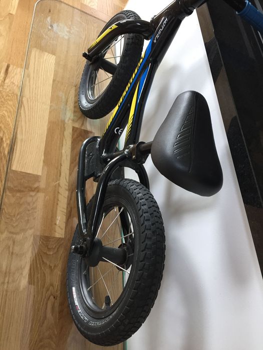 Rowerek biegowy dla dziecka dzieciecy chlopiec Specialized Hotwalk