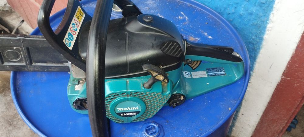 Makita EA3203S, бензопила Макіта
