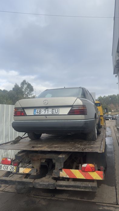 Mercedes w124  250 D 5 cilindros ano 1995 para peças