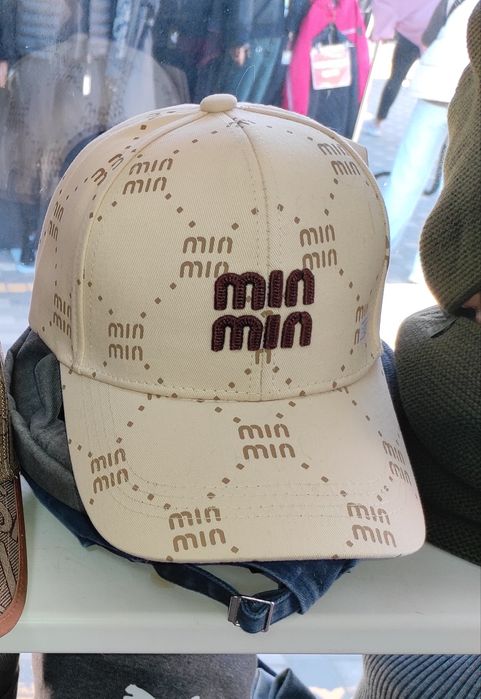 Кепка Miu Miu сзади регулируется