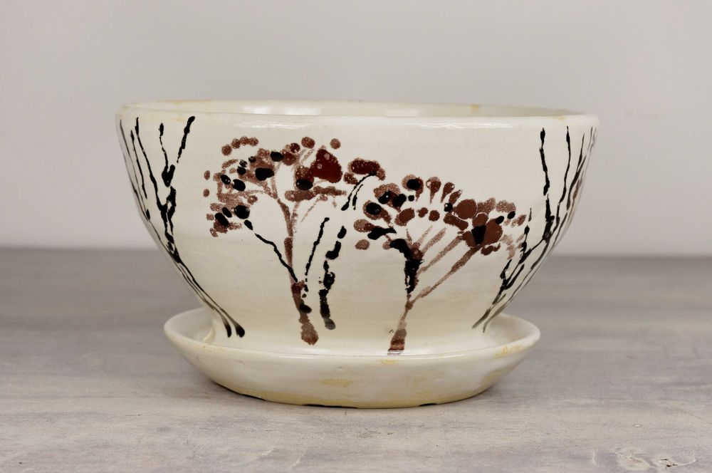 Zestaw ręcznie robionych doniczek z podstawką. Polskie rękodzieło