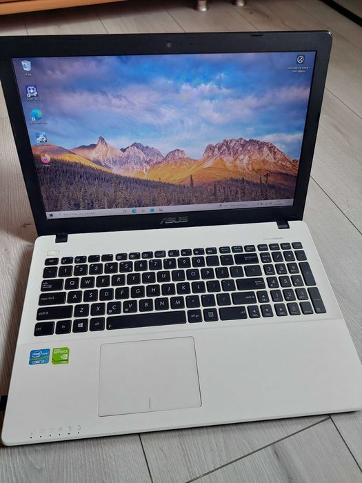 Laptop Asus X550C i38GBRAM nowy dysk SSD240GB