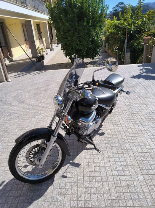Suzuki Intruder VL 250